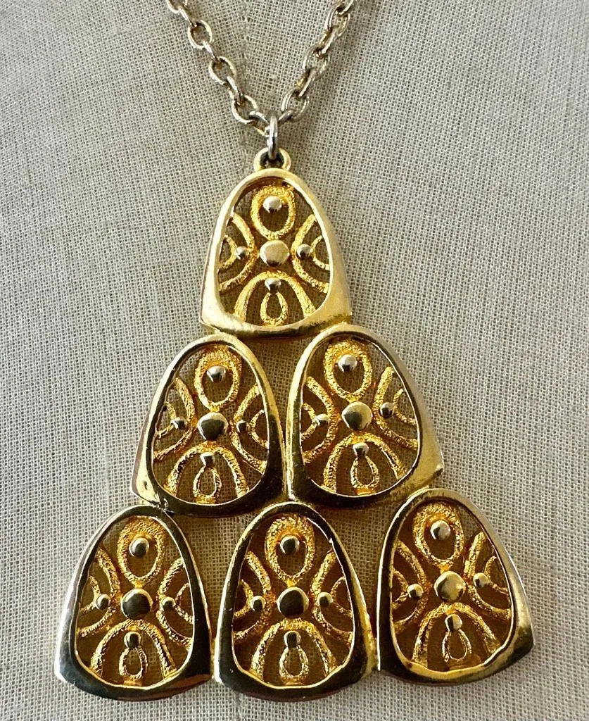 Vintage 1970s Gold - Image 1