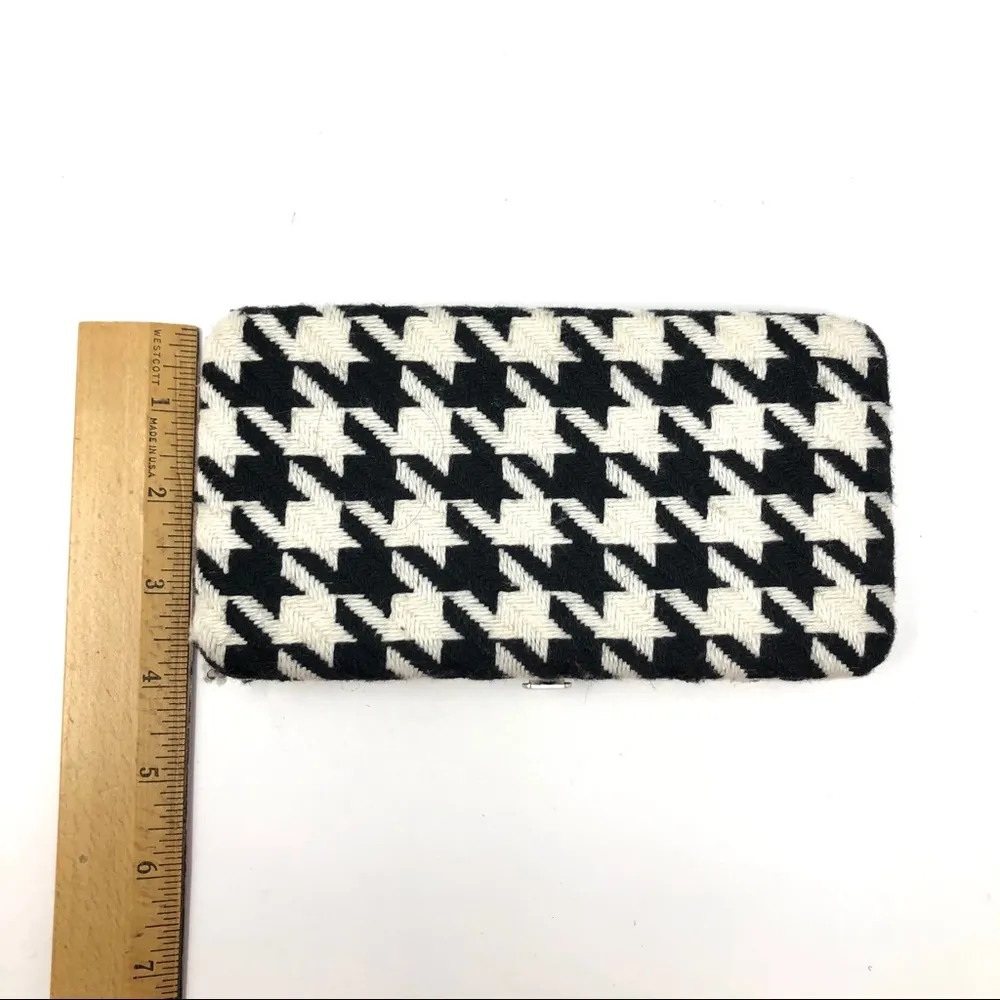 Hounds tooth hard case wallet - Image 9