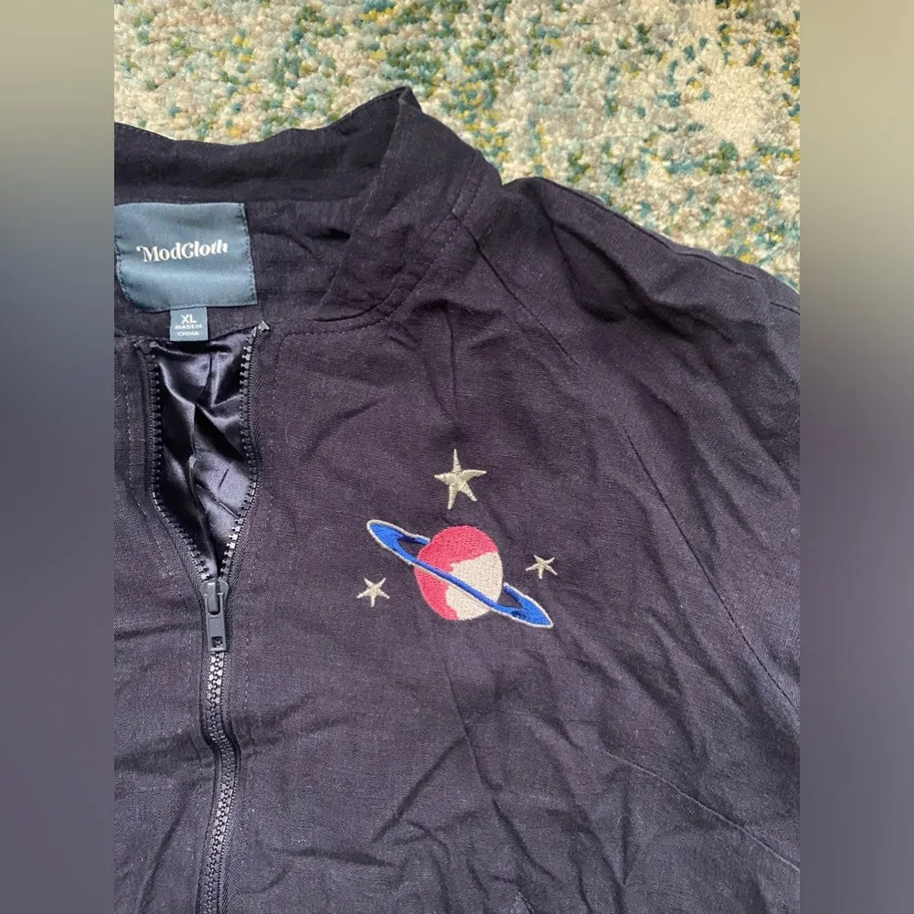 ModCloth navy blue embroidered planet stars linen blend bomber jacket, size XL - Image 2