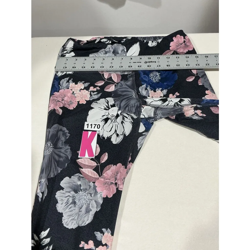 Woman’s Old Navy Active Go Dry Large Gray Floral Design Active Joggers - Image 4