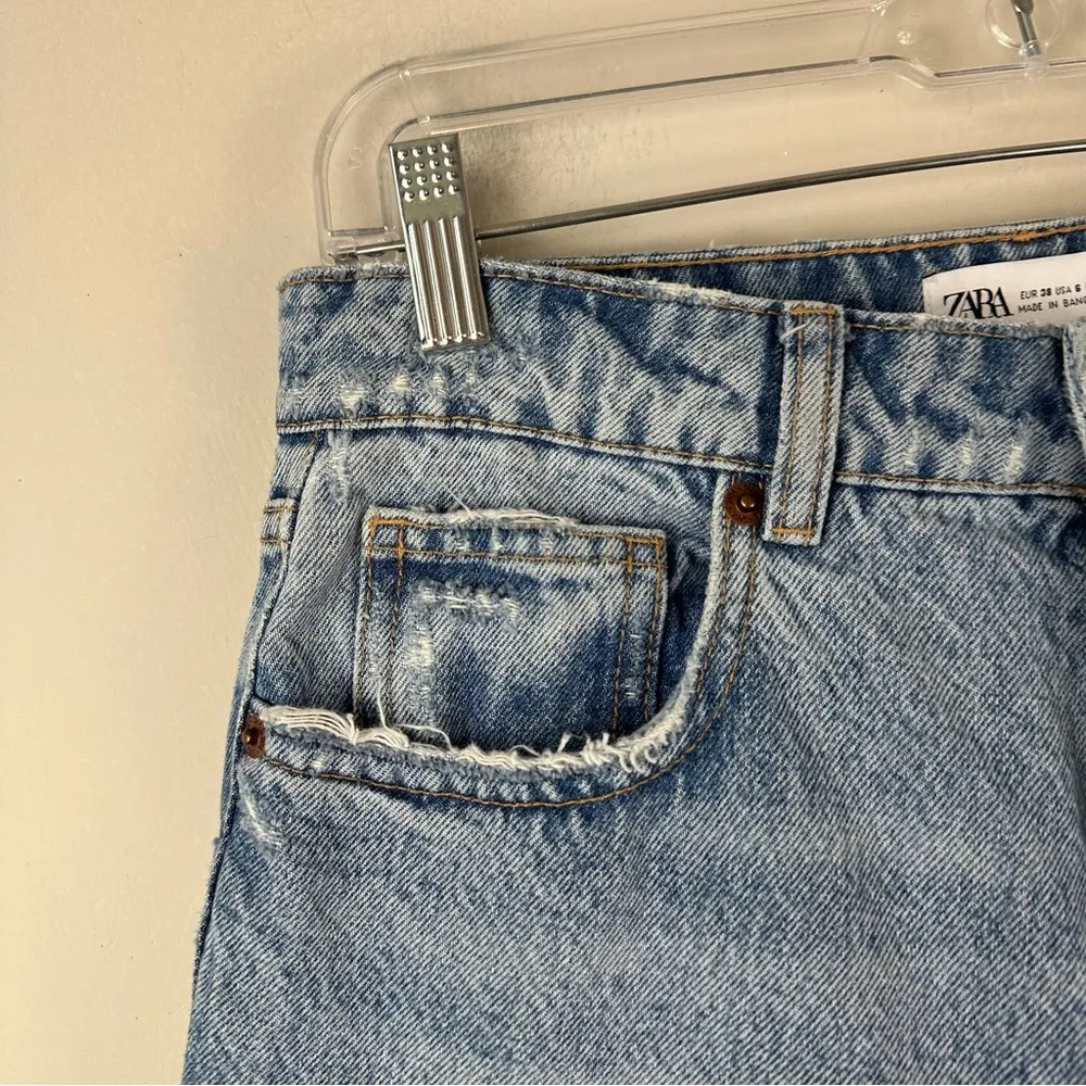 Zara | Light Wash Very Distressed Mom Jeans Size 6 - Image 2