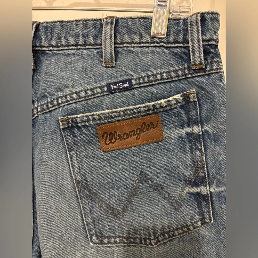 Wrangler Fred Segal women’s cut off shorts 30” waist - Image 4