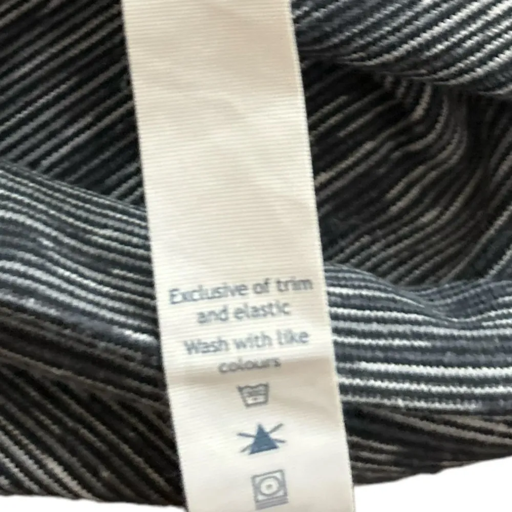 Lululemon wunder under Crop Leggings‎ Criss Cross Waist grey size 4 - Image 8