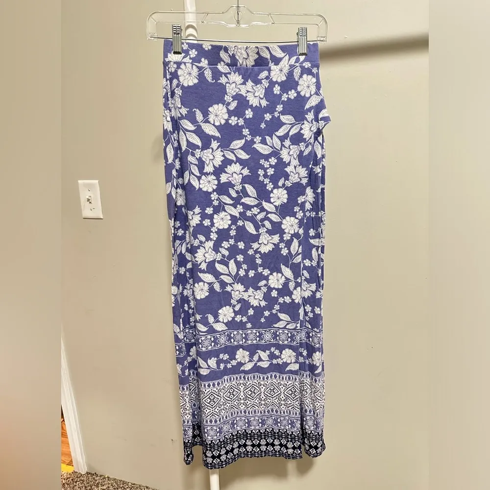 Charlotte Russe Purple and White Floral Maxi Skirt with High Slit size Small - Image 2