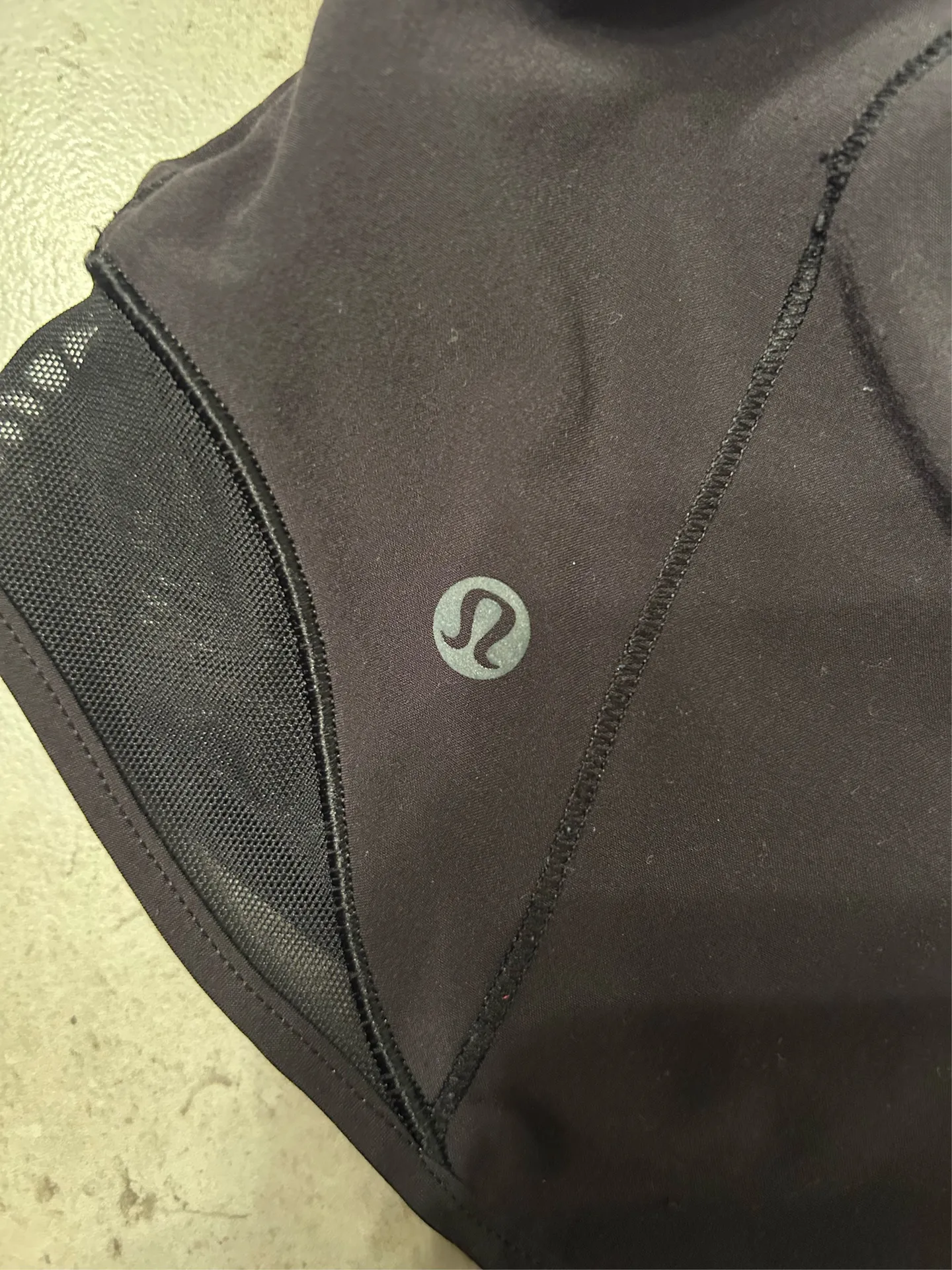 Lululemon Hotty Hot Shorts 2.5" Low-Rise - Image 4