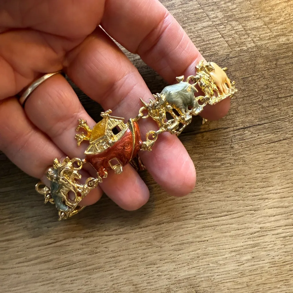 Vintage Gold Tone Multicolor Enamel Noahs Ark Animals Bible Panel Bracelet - Image 7