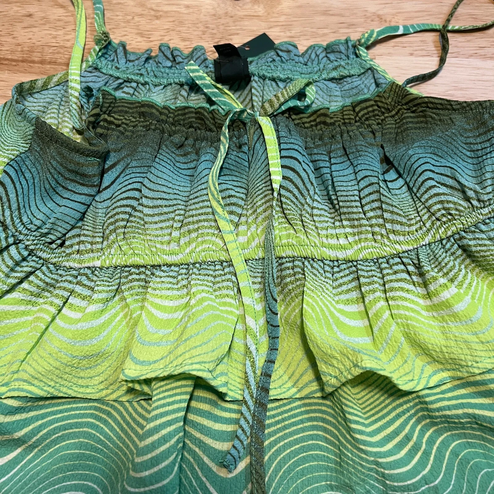 Wild Fable Women's Green Wave Print Tiered Tank Top - Size Large - NWT - Image 3