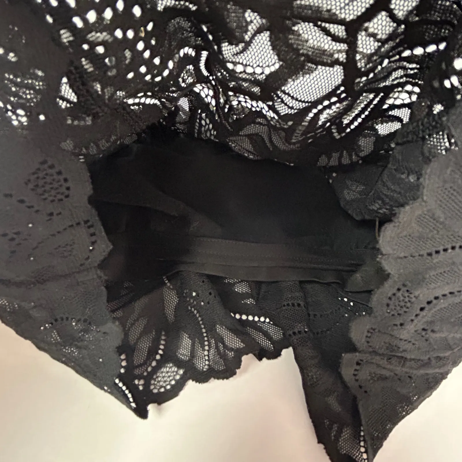 Aerie Black Lace Cami Crop Top Bralette Criss Cross Straps XS - Image 4