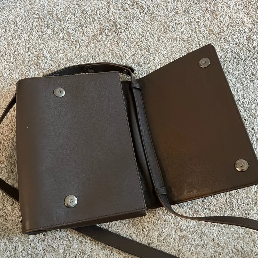 Leather Petra Crossbody bag - Image 9