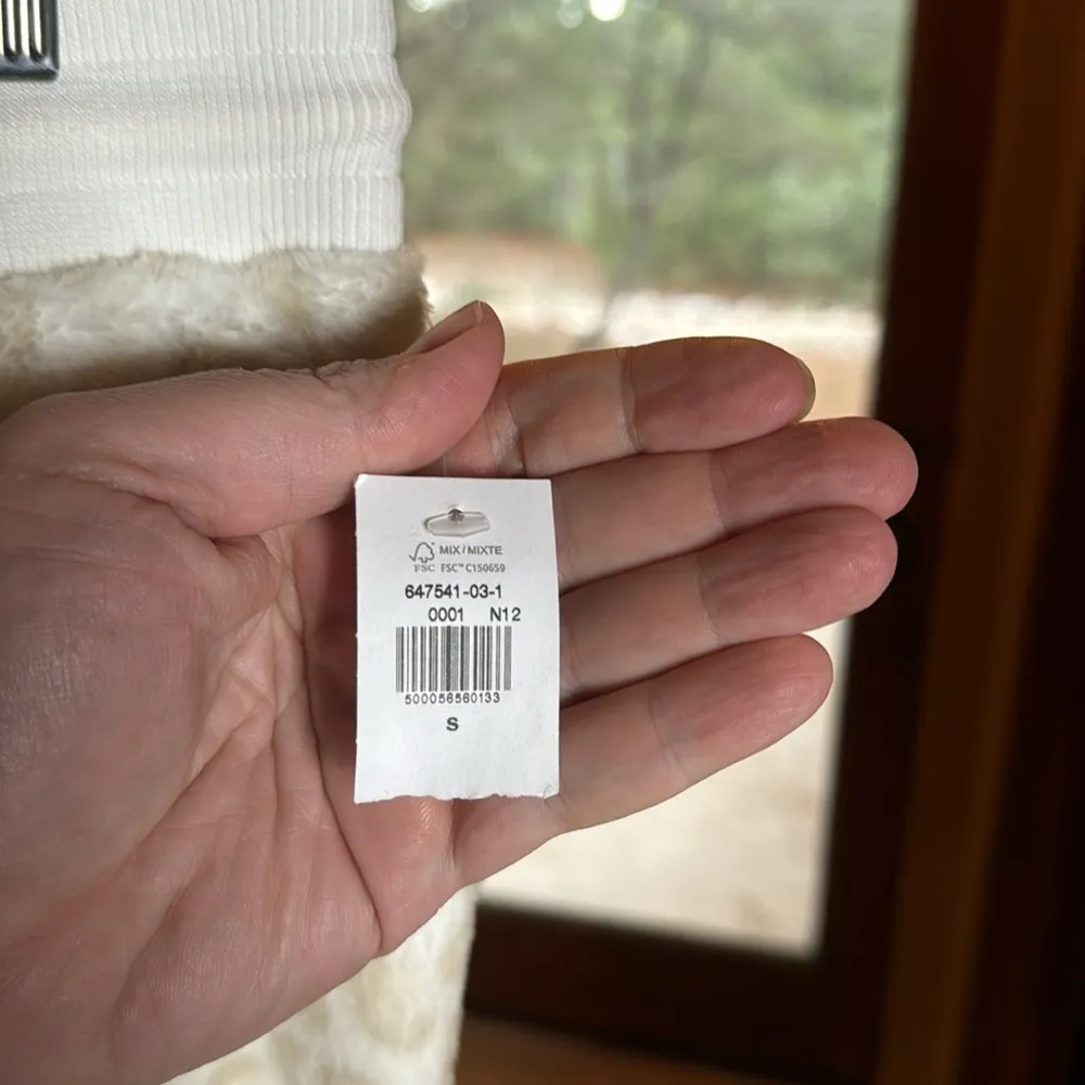 NWT Old Navy Mid-Rise Cozy Faux-Fur Jogger Sweatpants Size Small - Image 6