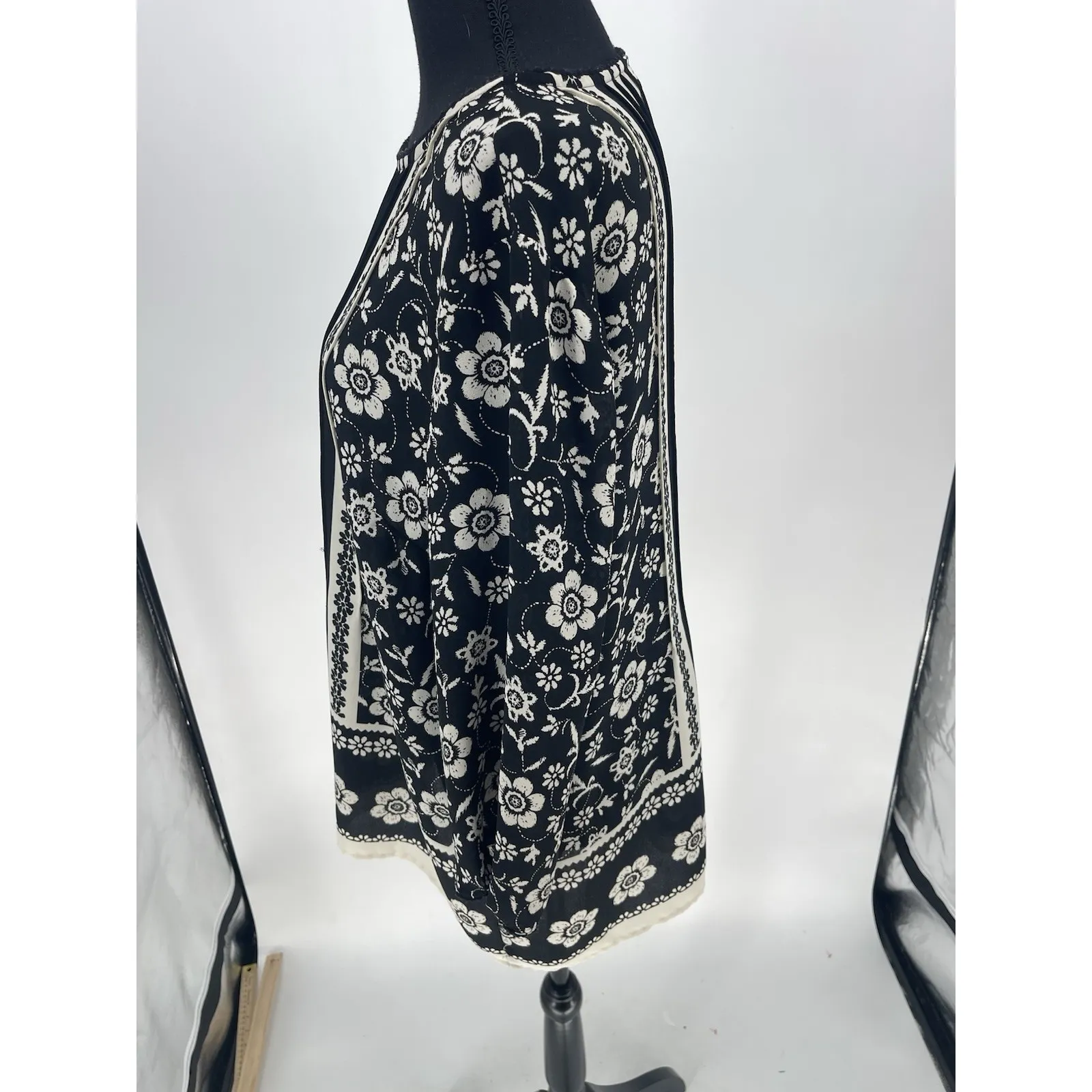 J.Jill Sz L MOD Funky Black and White Floral Nordic Top Blouse Boho Bin11 - Image 8