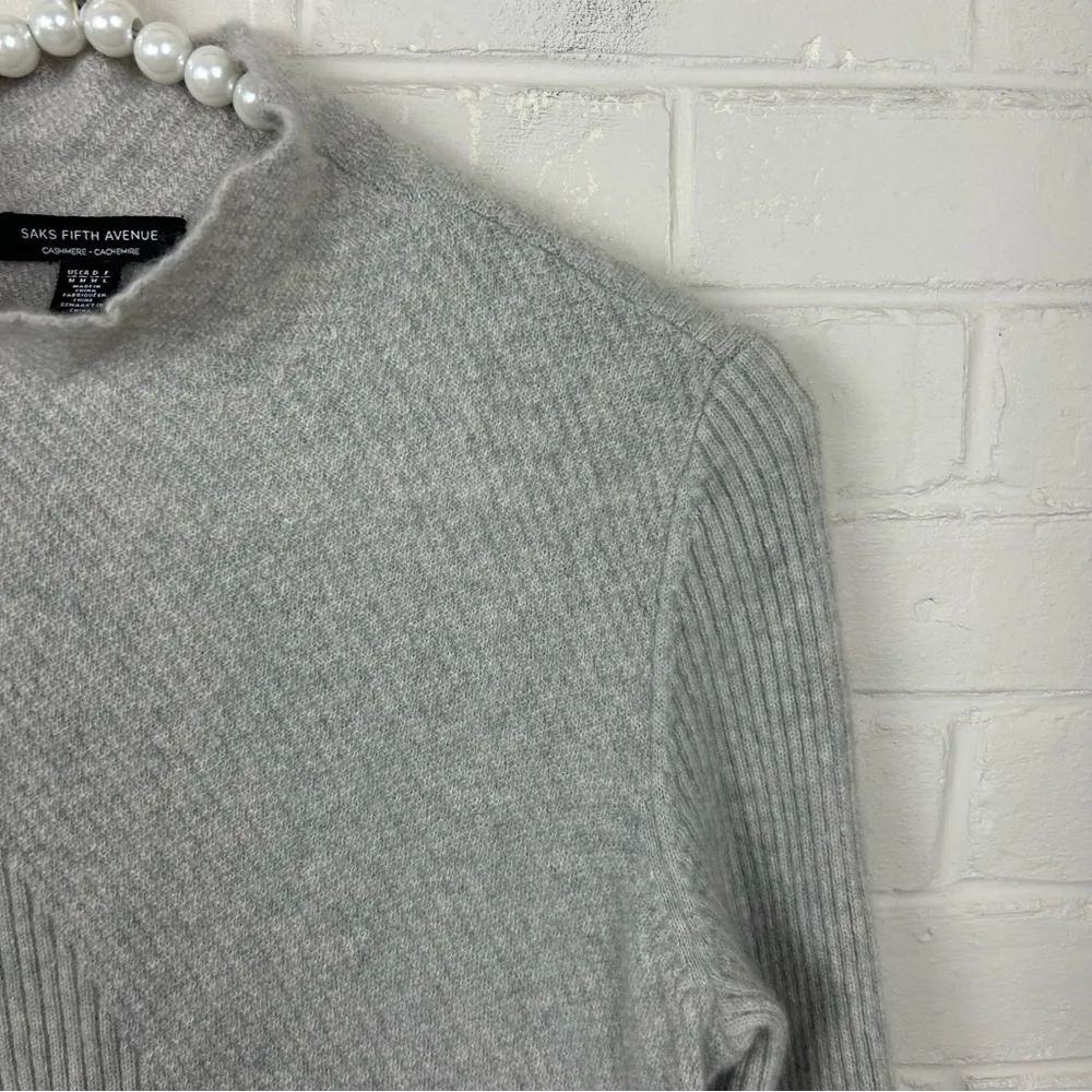 Saks Fifth Avenue Grey Ribbed Cashmere Knit Sweater Size M - Image 5