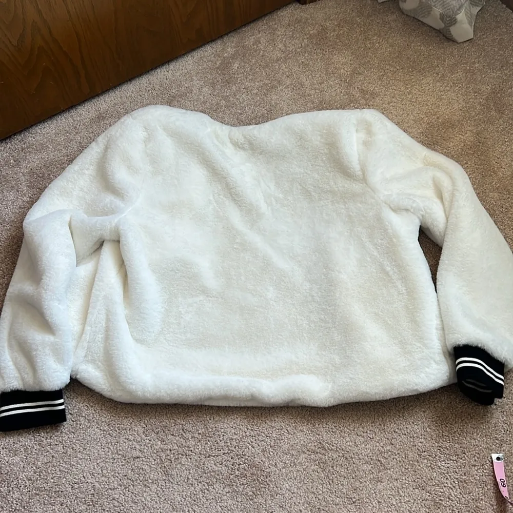 NWOT  Faux Fur White Mickey Mouse Open Front Bolero Jacket - Image 8