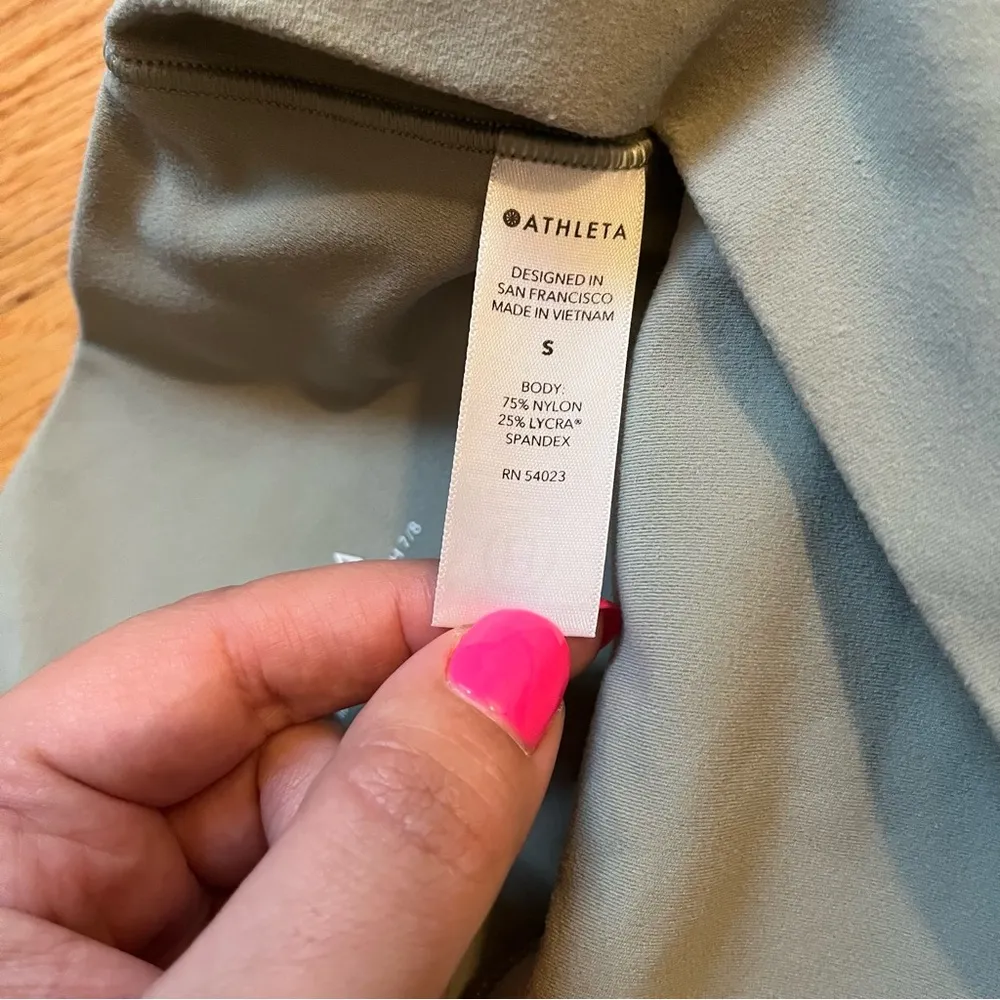 Athleta Salutation Pocket II Cinch 7/8 Tight in Sage Green size small - Image 5