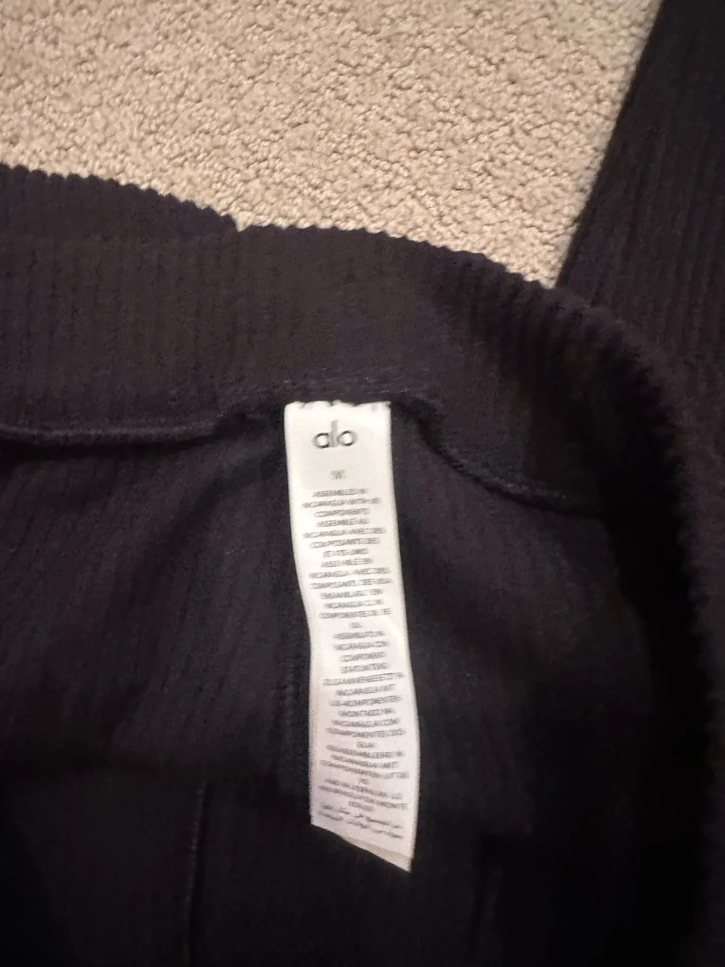 Alo Yoga Sweatpants - Image 4