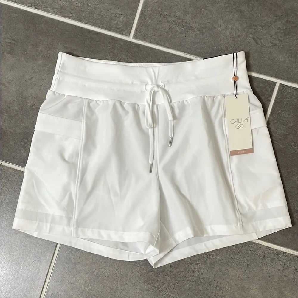 Calia Truelight Cargo Shorts size Small White - Image 2