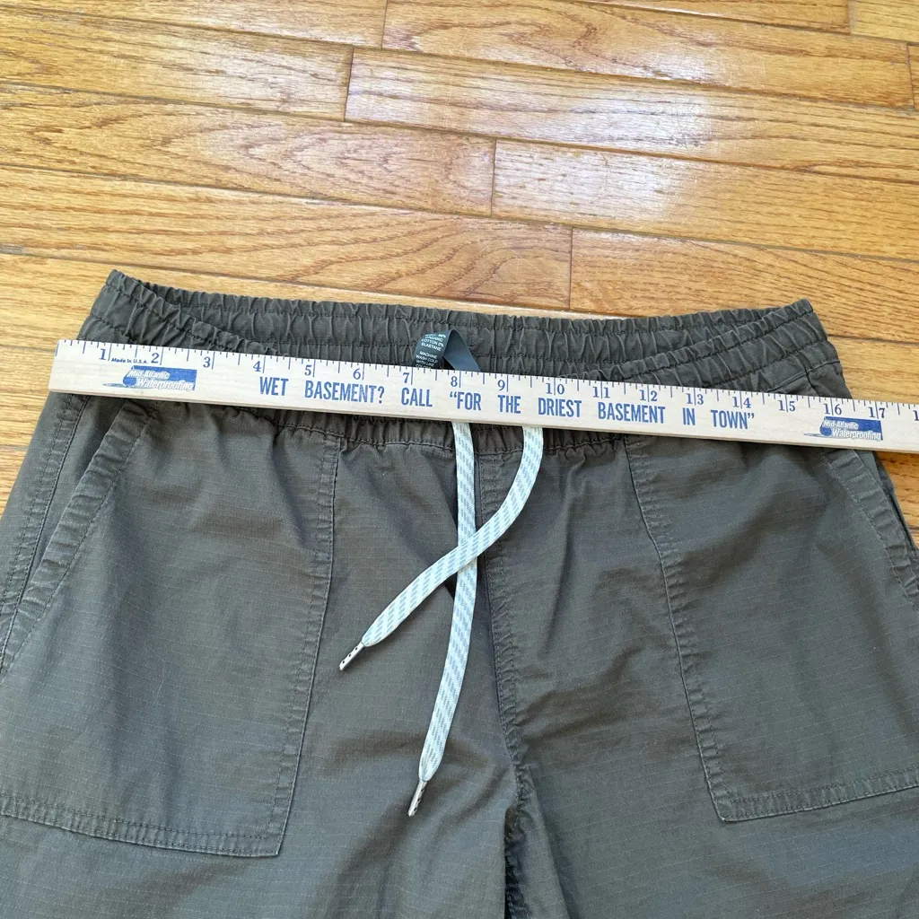 Vuori Ripstop Traveler Jogger Pants Women’s M Green Performance Hiking - Image 4