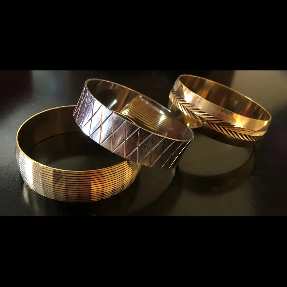 3 Vintage Bangle Bracelets - Image 3