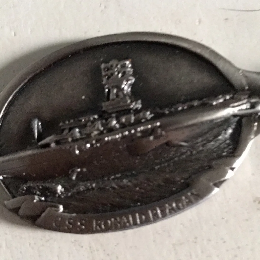 USS Ronald‎ Reagan commemorative keychain - Image 2