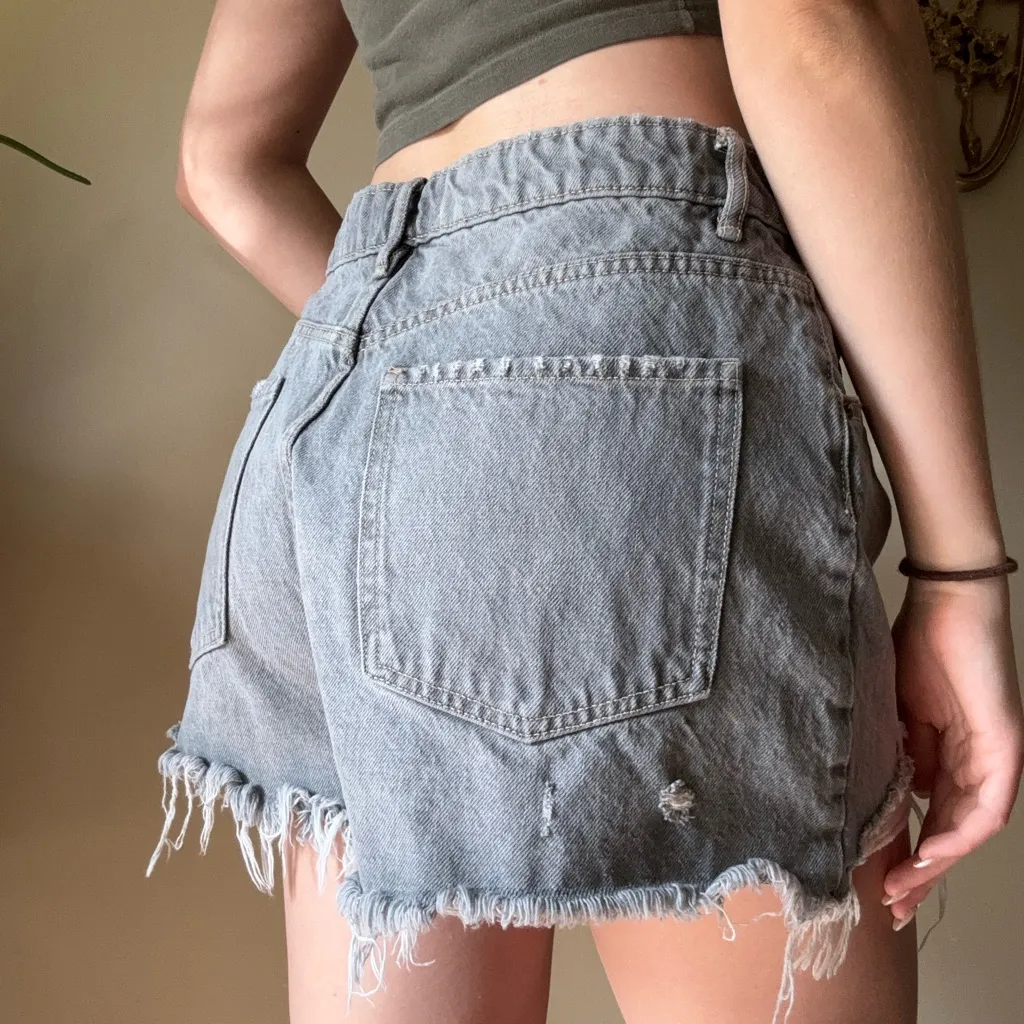 Zara Light Gray Denim Jean Shorts - Image 7