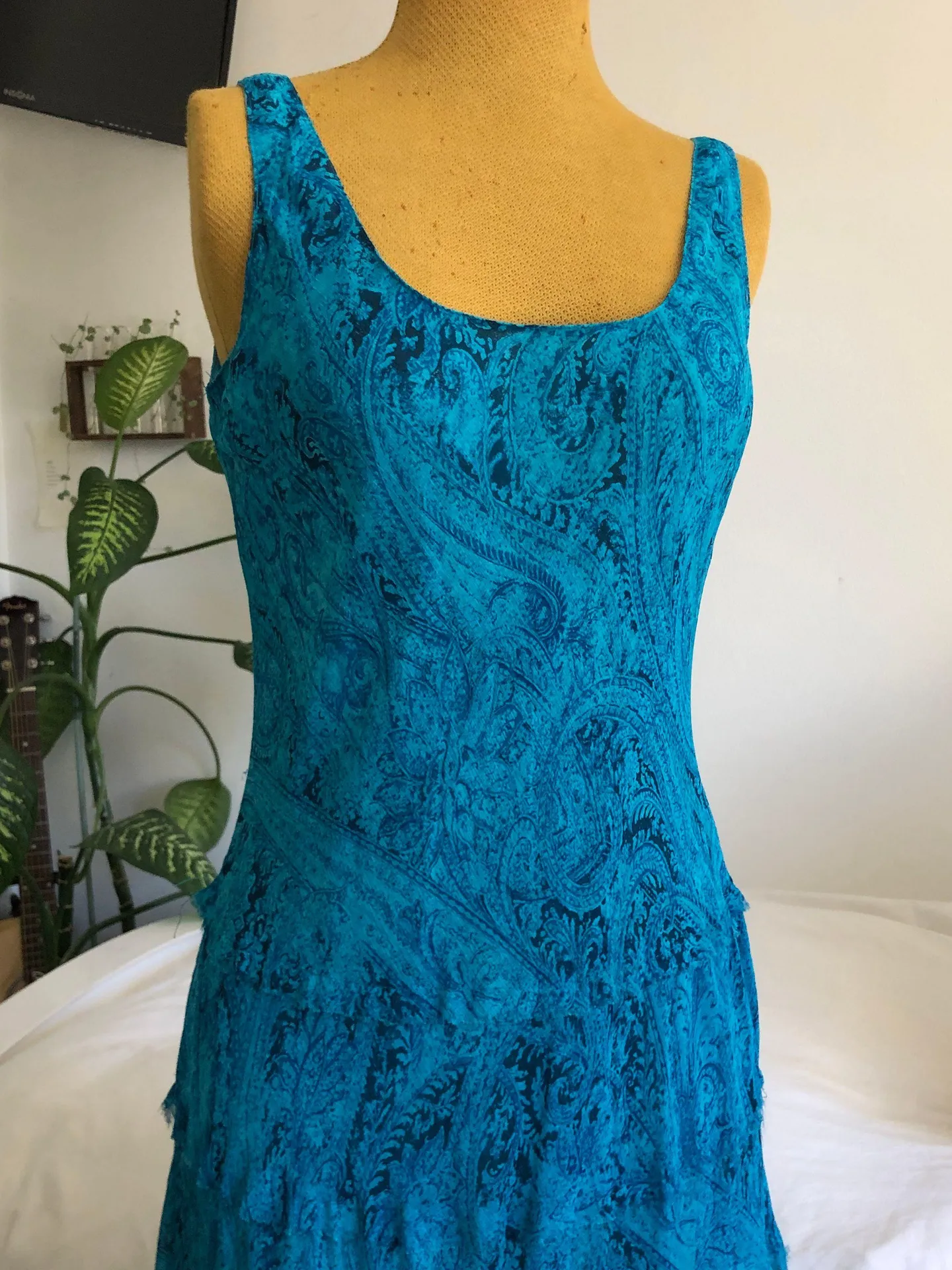 Jones Wear Vintage  Blue long sleeveless dress - Image 4