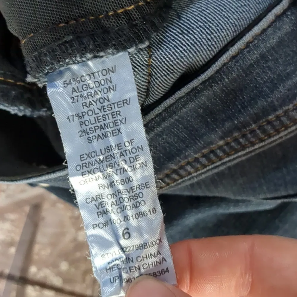 DEMOCRACY distressed jeans size 6 - Image 4