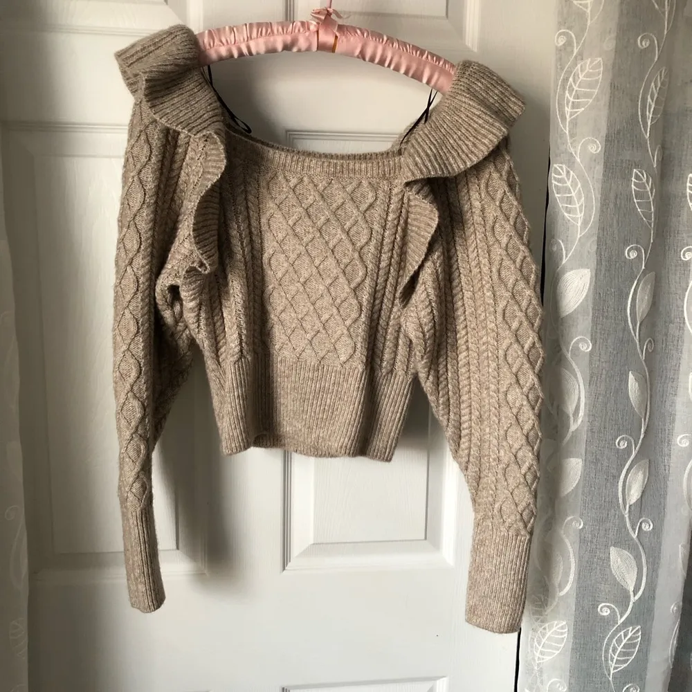 Bloggers Favorite Flounce Ruffle Sweater cable knit frill details sz XS wool - Image 2