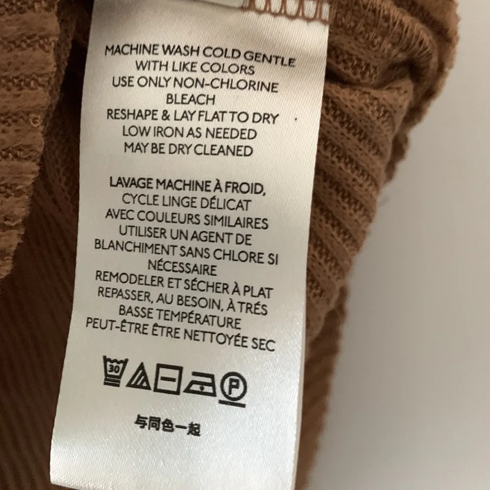 Hot Stuff Top, Medium, NWT - Image 6