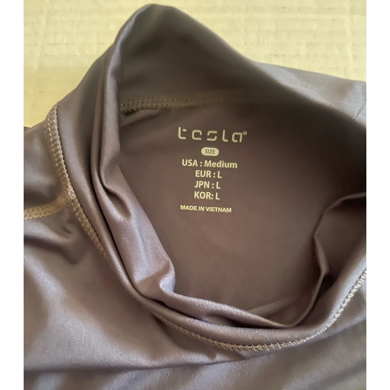 Tesla Medium   Light Black  Long‎ Sleeve Scoop Neck Active Wear - Image 4