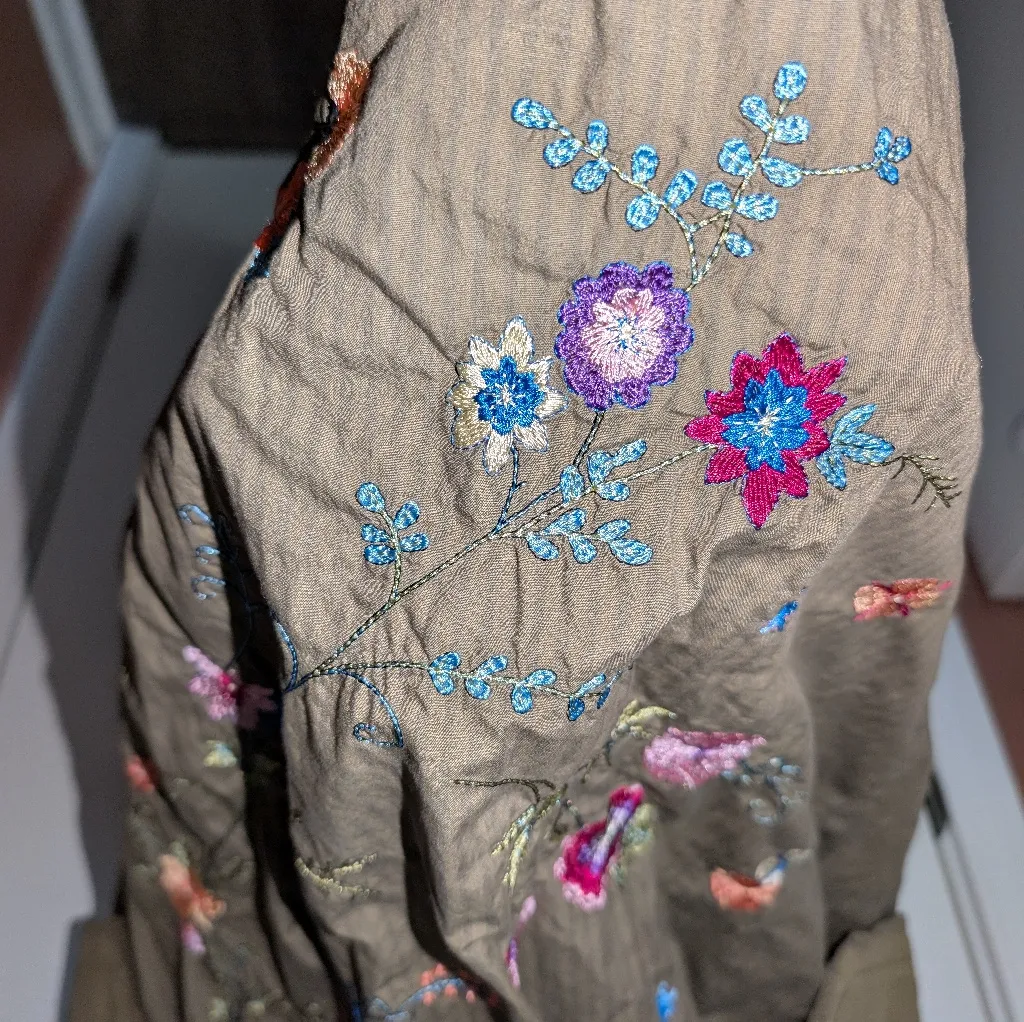 Johnny Was Floral Embroidered Cargo Skirt Women's Small Khaki Green - Image 7