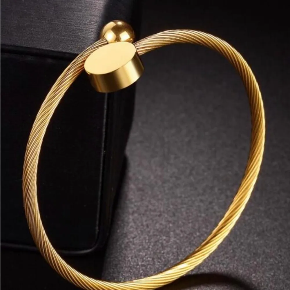 Elegant Gold - Image 2