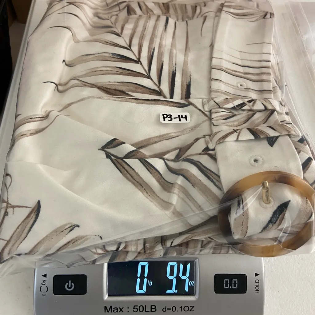 NWOT White House Black Market‎ women’s the 5 inch short cream tan belted shorts - Image 9