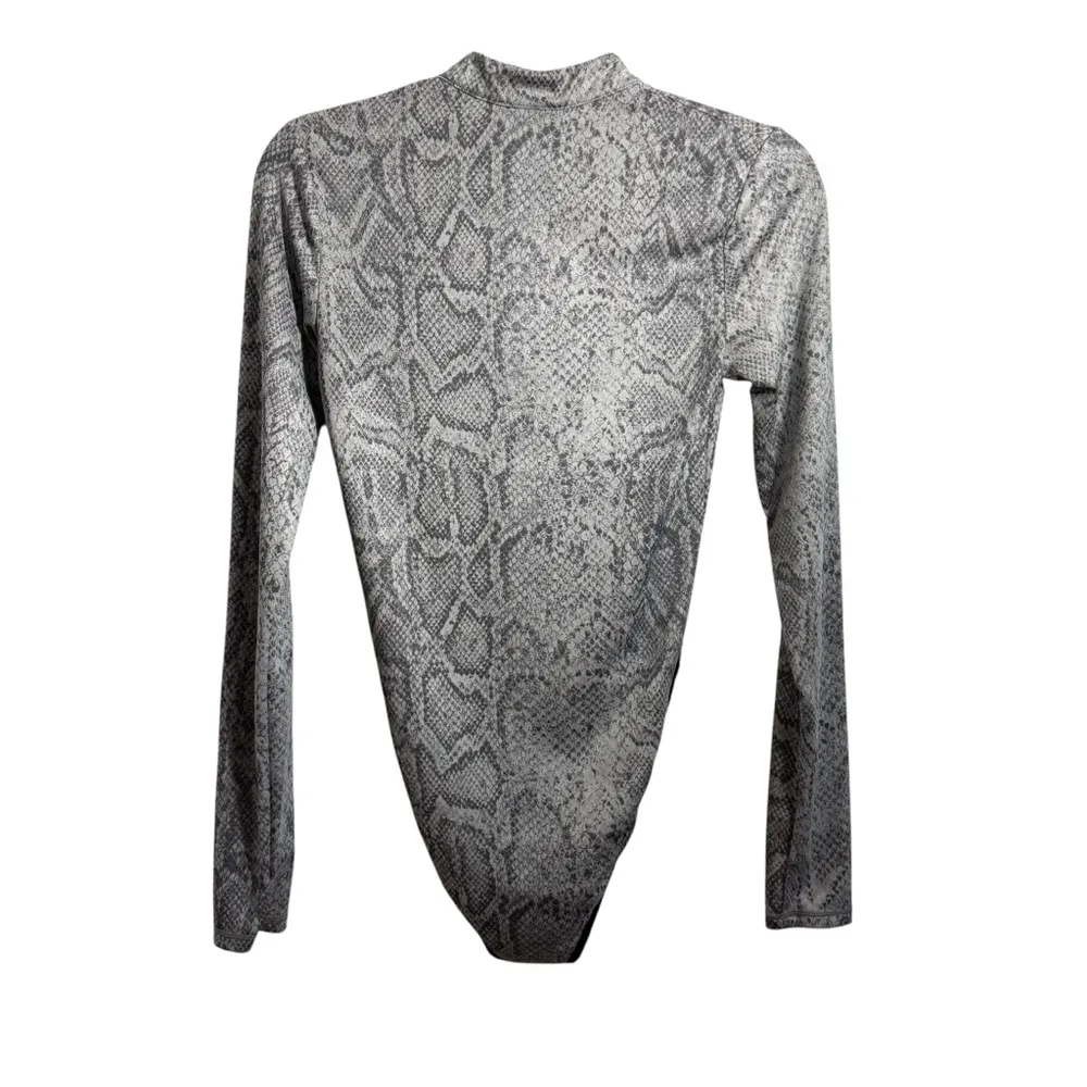 Nike Python Gray and White Snakeskin Long Sleeve Bodysuit - Image 3