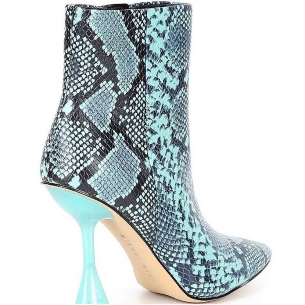 NEW Gianni Bini Fawlie Blue Snake Print Leather Clear Flared Heel Booties Size 6 - Image 5