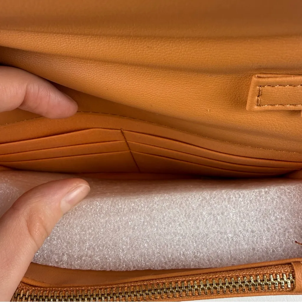 Bebe NWT  Quilted Crossbody – Sandstone - Image 7