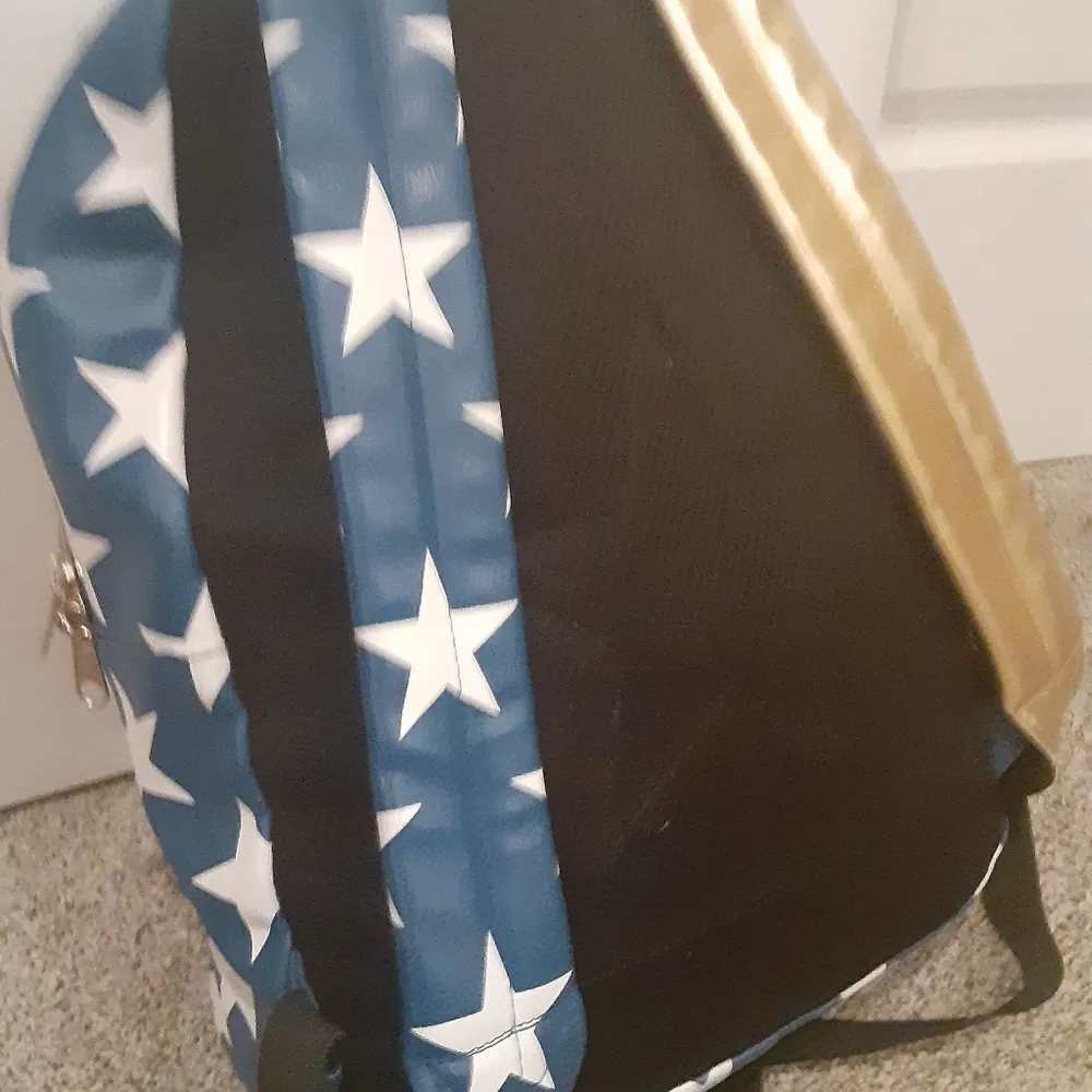 DC Comics  Wonder Woman Backpack - Image 3