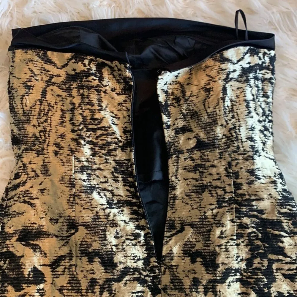 Stunning Carolina Herrera Gold and Black Strapless Dress Size 6 - Image 9
