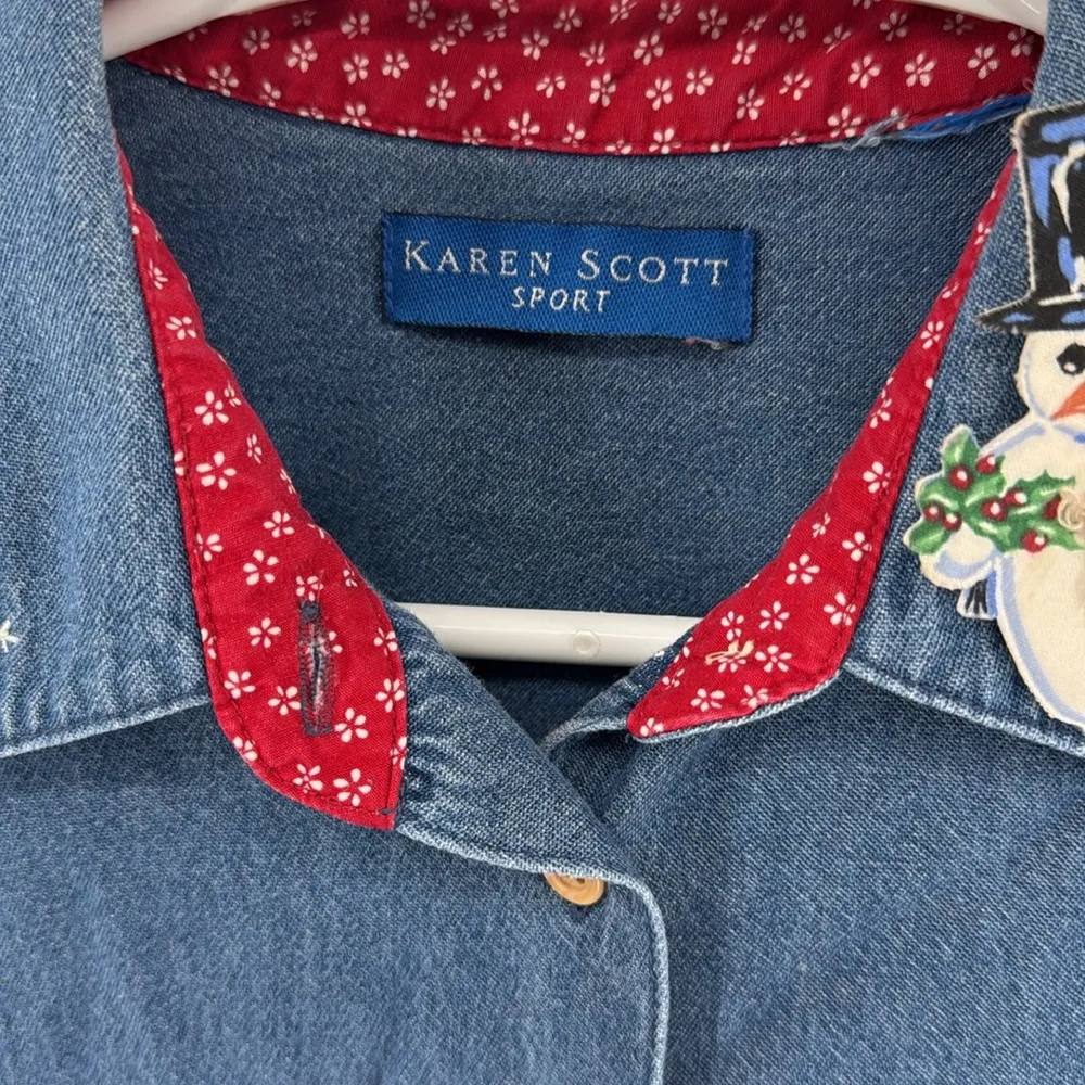 Karen Scott Blue Denim shirt winter scene snowman reindeer holiday M embroidered - Image 6