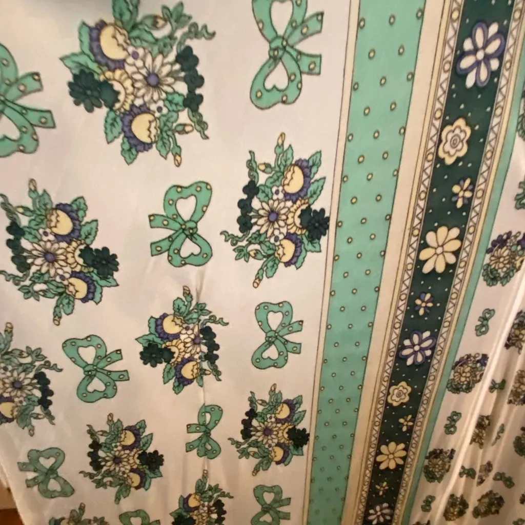 Vintage 60s 70s Miss Bernie’s Kaftan Sage Green Floral Bow print grandmacore Size undefined - Image 12