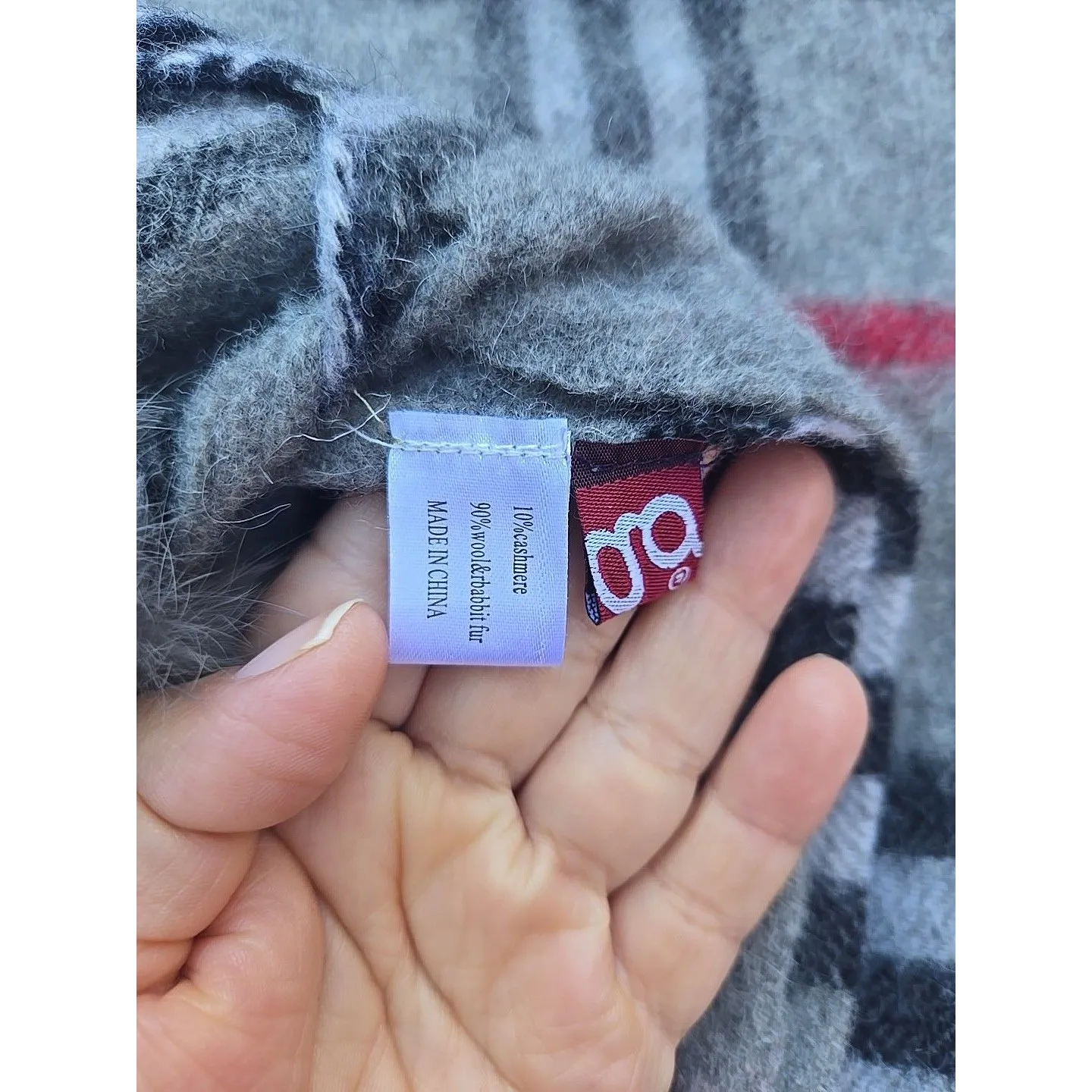 scarf 100% Cashmere With Fur Pompons - Image 4