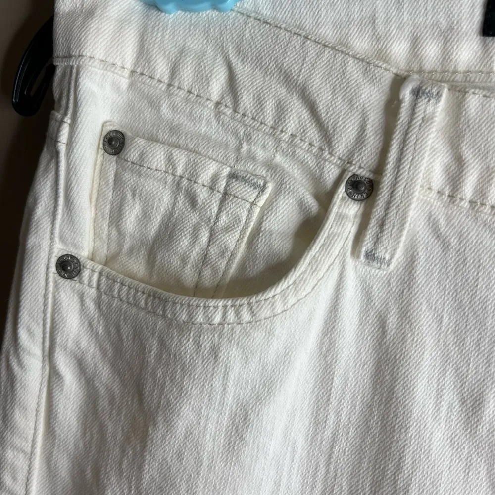James Jeans white pearl straight leg jeans size 28 - Image 2