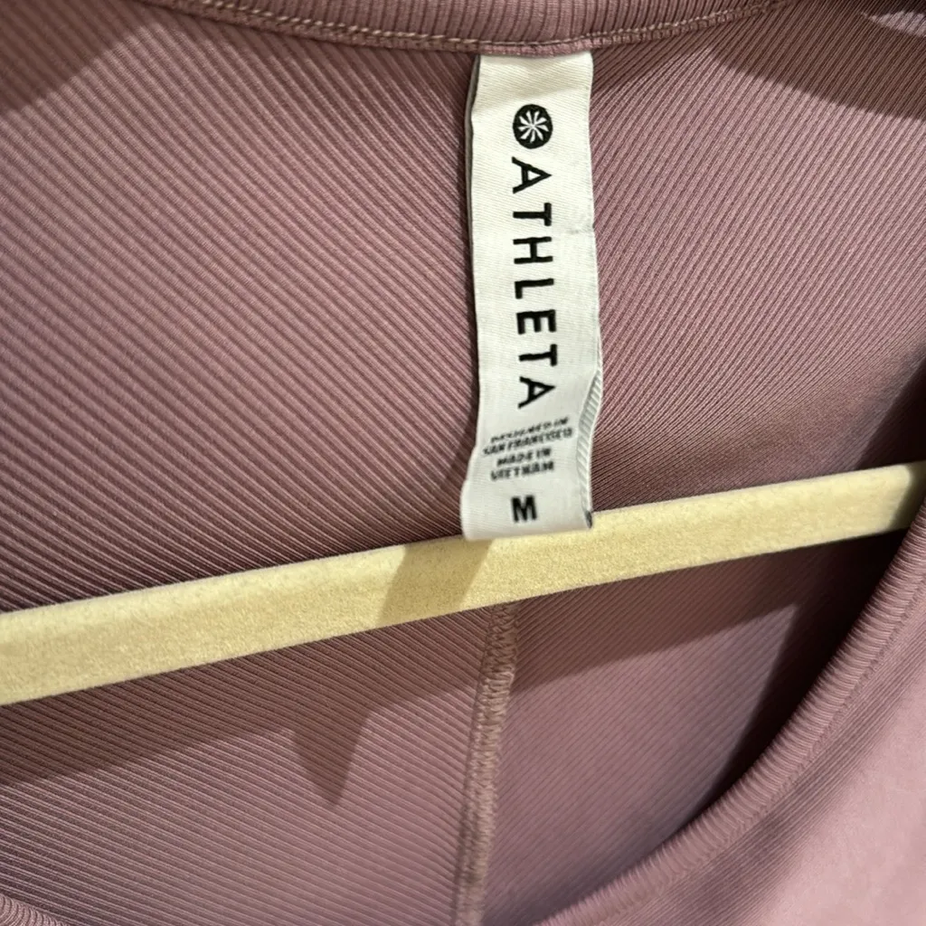 Athleta  mauve sleeveless top EUC - Image 2