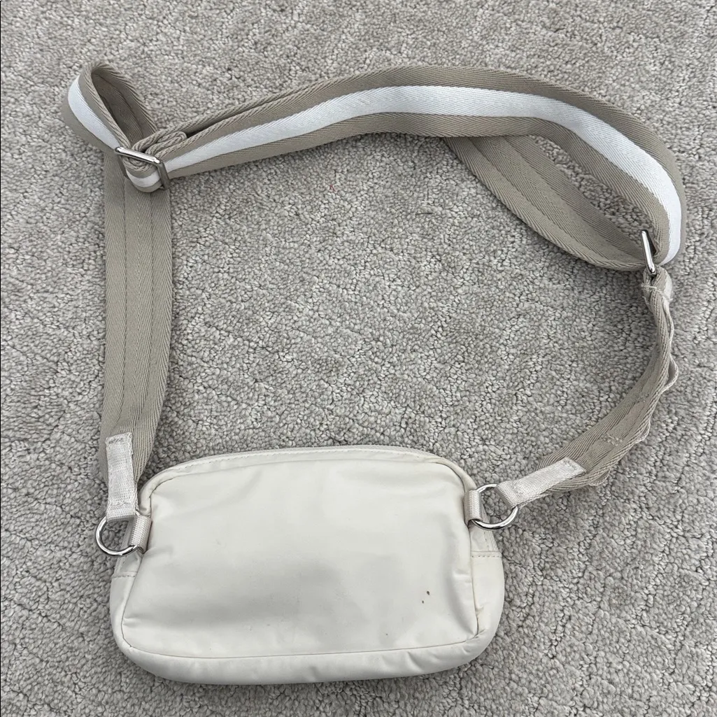 lululemon athletica cream White Belt Bag - Image 4