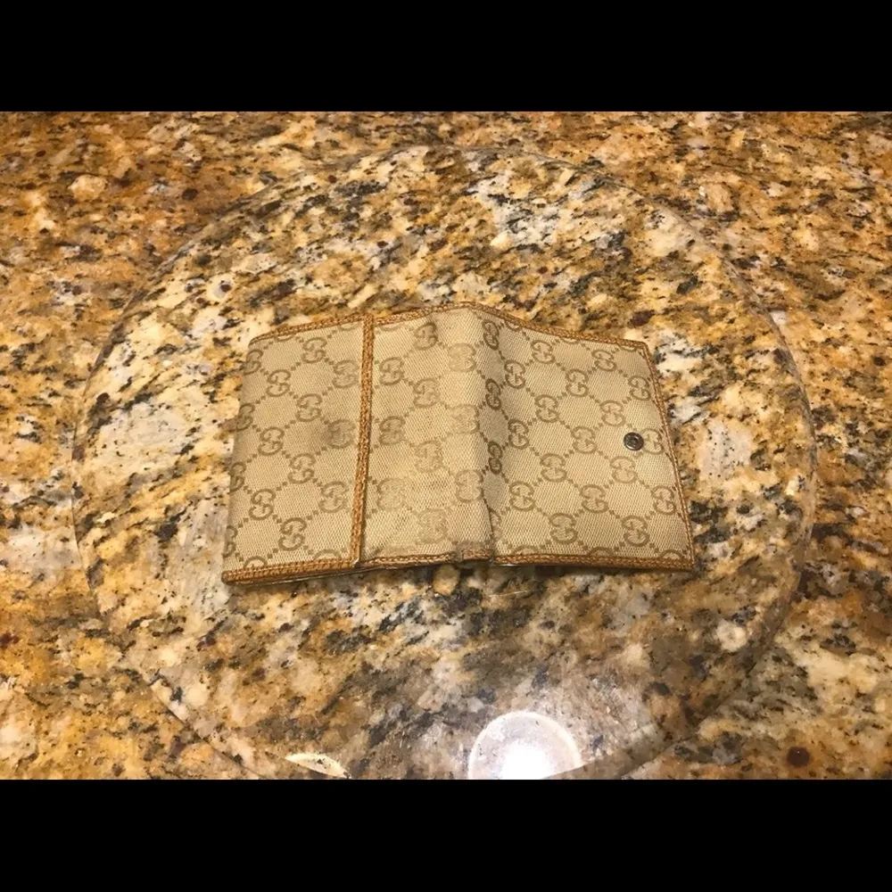 Vintage Gucci Logo Wallet - Image 4