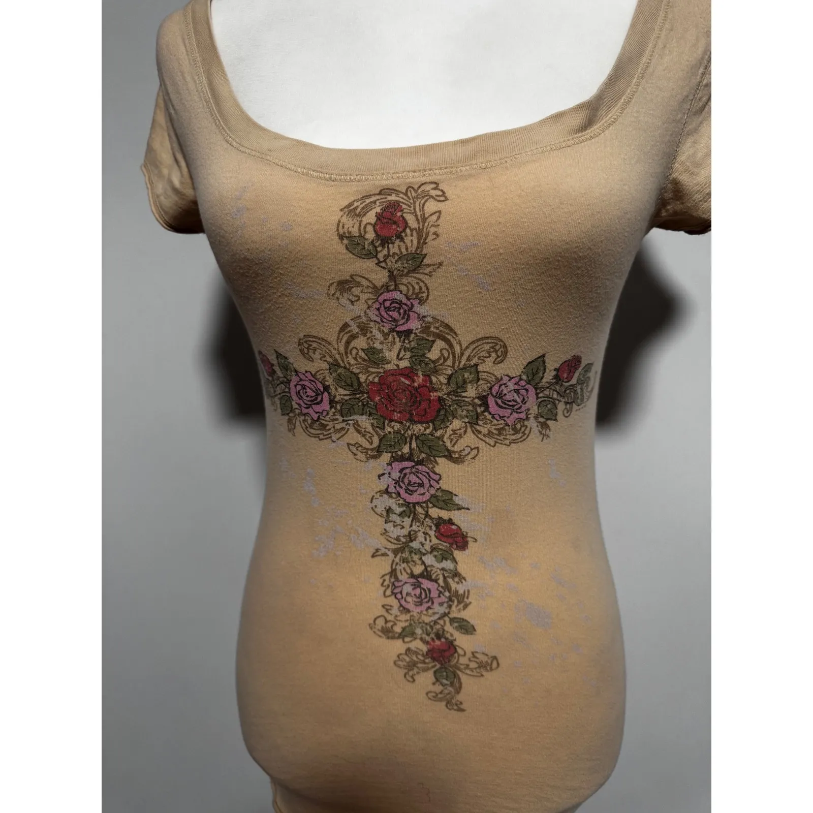 Floral FANG Med Cross Graphic T Shirt‎ Top Beige Fitted Scoop Neck Casual Womens Tan - Image 2