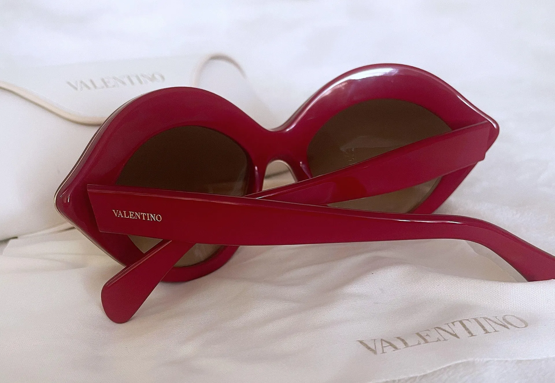 Red Valentino Authentic Valentino V689S Red/Gold “Lips” Sunglasses - Image 3