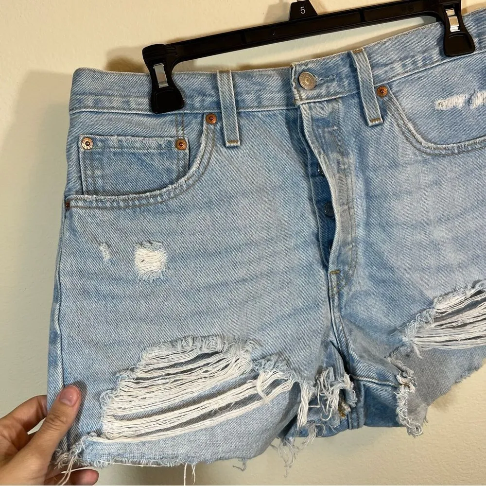Levi's ✨ Levi’s Women’s Light Wash Distressed 501 Button Fly Shorts 30 - Image 4