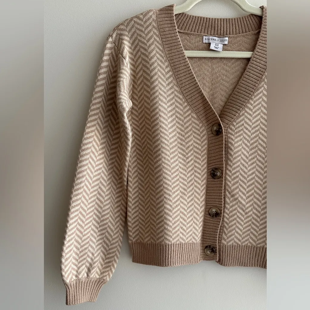 Sincerely Jules Cropped Tan/Cream Button Down Chevron Cardigan, Size Medium Tan - Image 2
