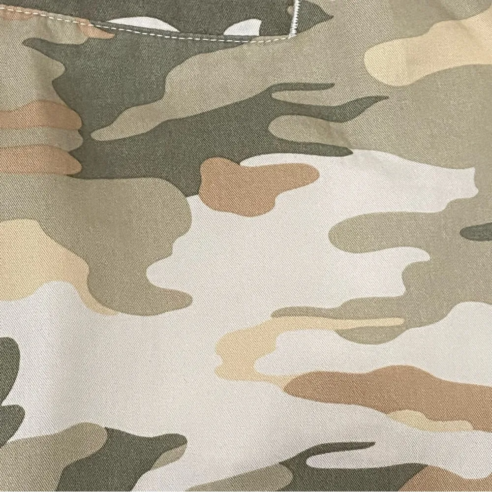 Universal Threads UNIVERSAL THREAD 100% Lyocell Camo Camouflage Soft Cargo Pants Size 4 - Image 11