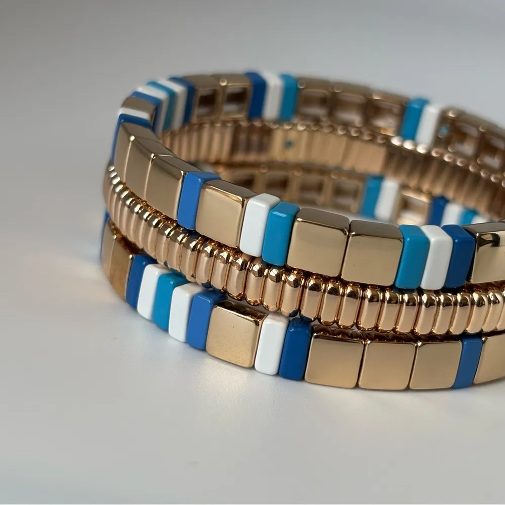 NWOT Roxanne assoulin set of three bracelets - Image 3